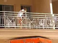 Lexi Lowe viaggia dall'altra parte dello stagno per un doppio cazzo profondo e una demolizione film erotici gratis tinto brass facciale