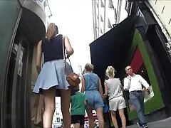 Ava video erotico lesbico Addams si lascia scopare dal fidanzato in tutta la casa