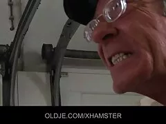 Selfie di adolescenti sotto la gonna video erotici film e anale